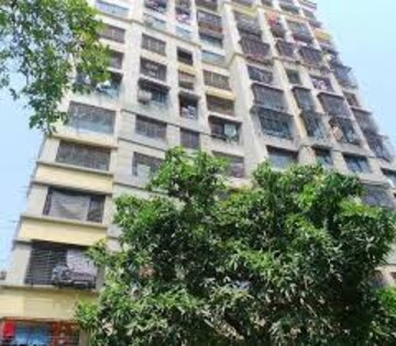 Master Bedroom in 2 BHK Apartment at Kukreja Complex, Bhandup West – for Rent