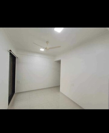 Room in 2 BHK Apartment at Arihant Amodini, Taloja – for Rent