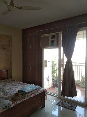 Living Room in 2 BHK Apartment at Alkapuri – for Rent