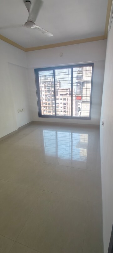 Room in 1 BHK Apartment at Tilak Nagar Building, Tilak Nagar – for Sale