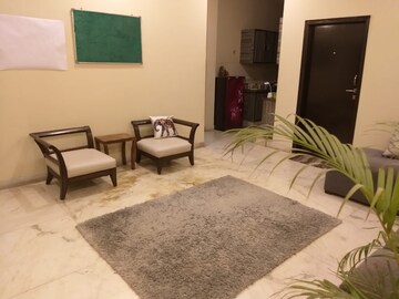 Living Room in 3 BHK Builder Floor at Dlf Phase ii – for Sale