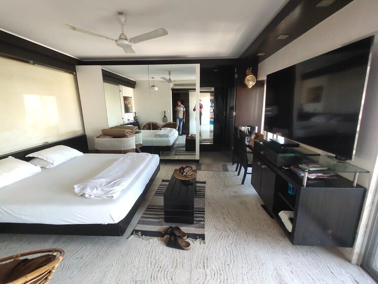 Gym, joy-solitaire 5 Bedroom 2900 Sq.Ft. Apartment In Juhu Mumbai 7890537