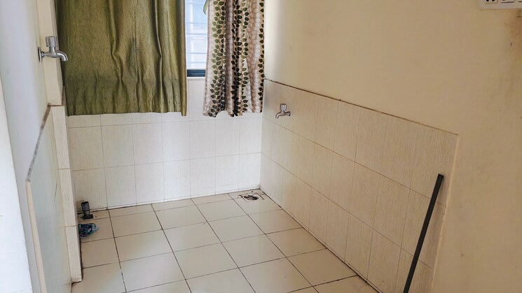 Bathroom, kumar-kruti 2 Bedroom 850 Sq.Ft. Apartment In Kalyani Nagar Pune 7890544