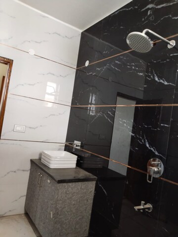 Team Area in 3 BHK Builder Floor at Ansal Plaza Gurgaon, Palam Vihar – for Rent