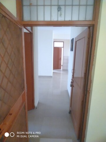 Room in 3 BHK Apartment at Jaipurias Sunrise Greens Zirakpur, Vip Road – for Rent