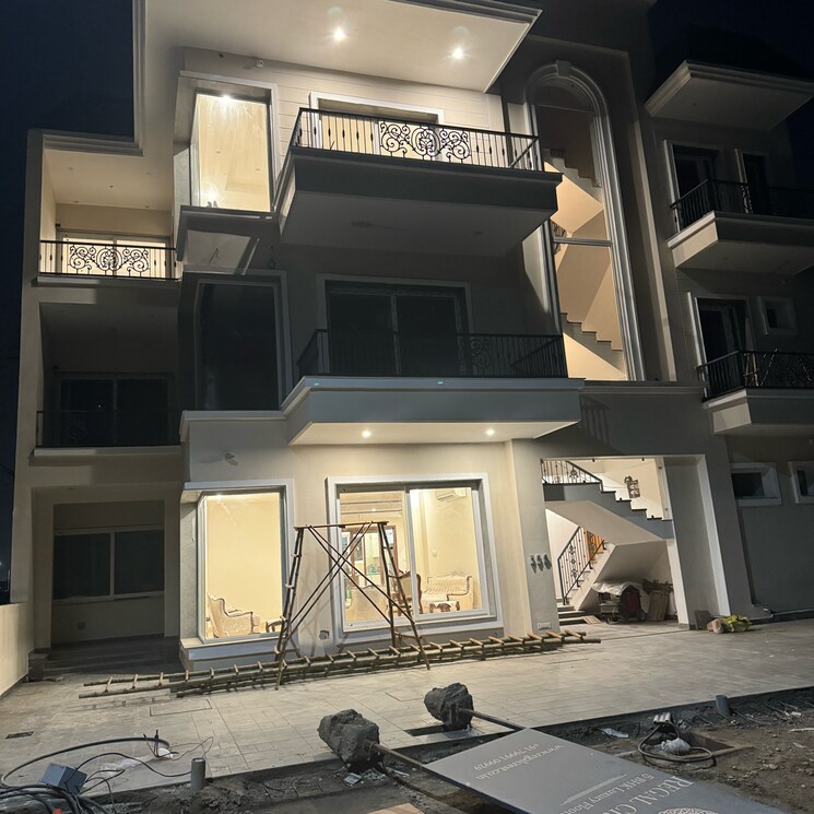 Other, south mullanpur 5 Bedroom 4500 Sq.Ft. Builder Floor In South Mullanpur Chandigarh 7890610