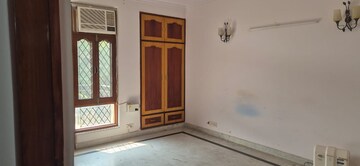 Room in 3 BHK Builder Floor at Sector 45 – for Rent