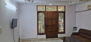 Room in 3 BHK Builder Floor at Sector 45 – for Rent