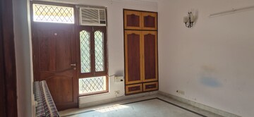 Room in 3 BHK Builder Floor at Sector 45 – for Rent