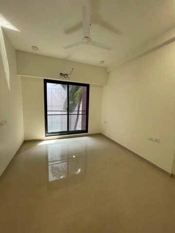 Room in 2 BHK Apartment at Mahavir Kanti Dreams, Nalasopara East – for Rent