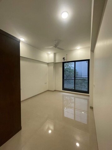 Room in 2 BHK Apartment at Mahavir Kanti Dreams, Nalasopara East – for Rent