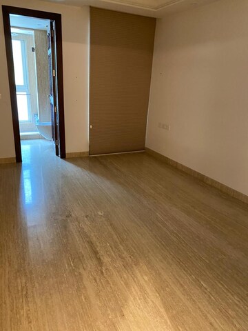 Room in 4 BHK Builder Floor at Jor Bagh – for Rent