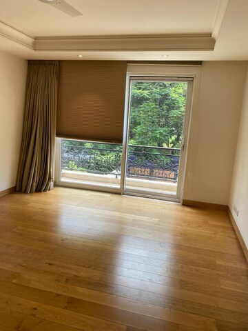 Room in 4 BHK Builder Floor at Jor Bagh – for Rent