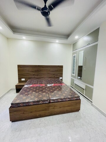 Bedroom in 2 BHK Builder Floor at Sector 45 – for Rent