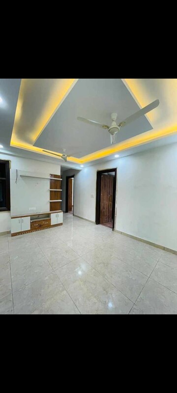 Living Room in 4 BHK Builder Floor at Sector 72 – for Sale