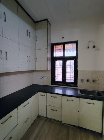 3 BHK Builder Floor For Rent in Rohini Sector 16