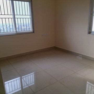 Room in 3 BHK Apartment at Shriram Luxor, Hennur Road – for Rent