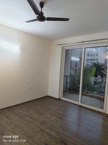 Room in 4 BHK Apartment at Emaar Palm Terraces Select, Sector 66 – for Rent