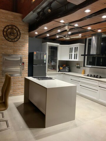 Kitchen in 5 BHK Villa at Dlf Phase iv – for Sale
