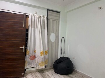 Building Lobby in 1 BHK Builder Floor at Sector 46 – for Rent