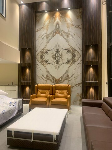 Room in 5 BHK Villa at Dlf Phase iv – for Rent