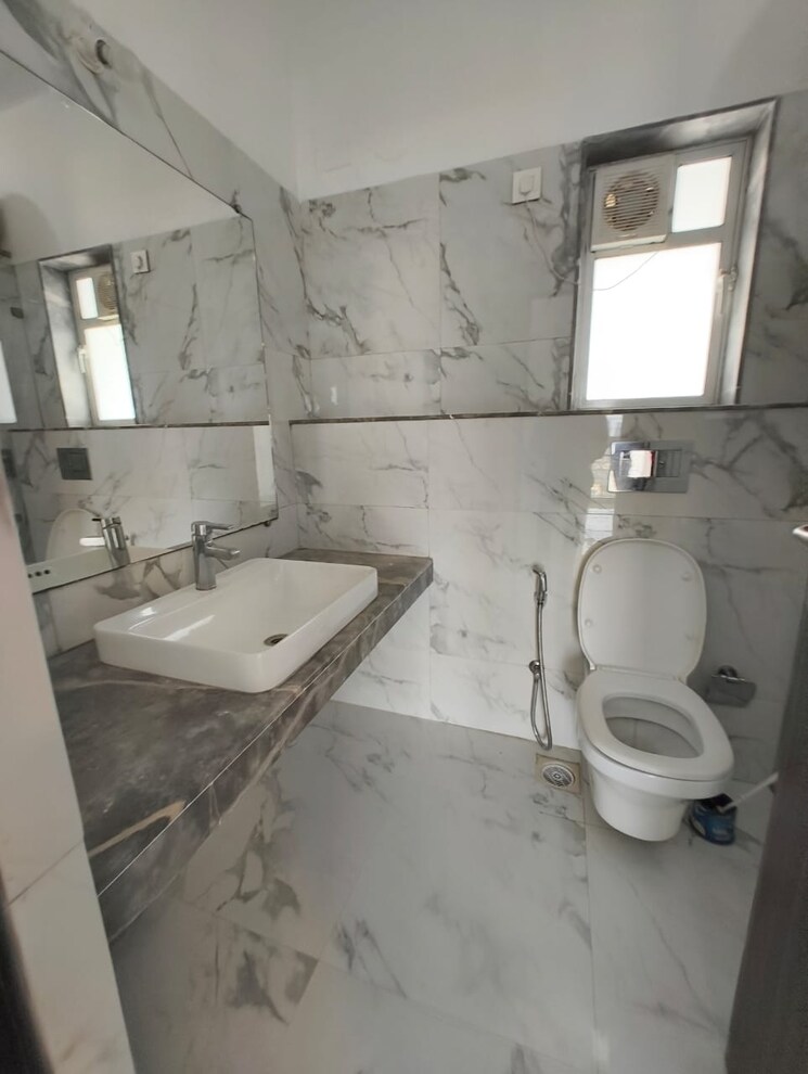 Bathroom, raheja-ridgewood 3 Bedroom 1723 Sq.Ft. Apartment In Goregaon East Mumbai 7890912