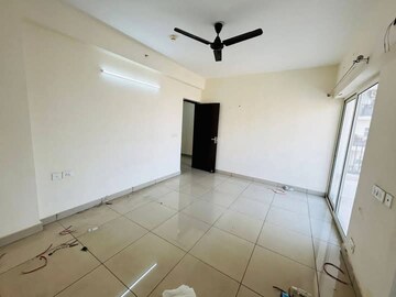 Bathroom in 3 BHK Apartment at Panchsheel Greens II, Sector 16 Greater Noida – for Sale