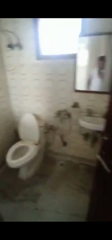 Bathroom in 2 BHK Builder Floor at Dayanand Colony – for Rent