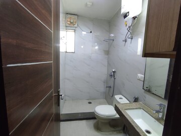 Bathroom in 1 BHK Builder Floor at Sushant Lok 3, Sector 57 – for Rent