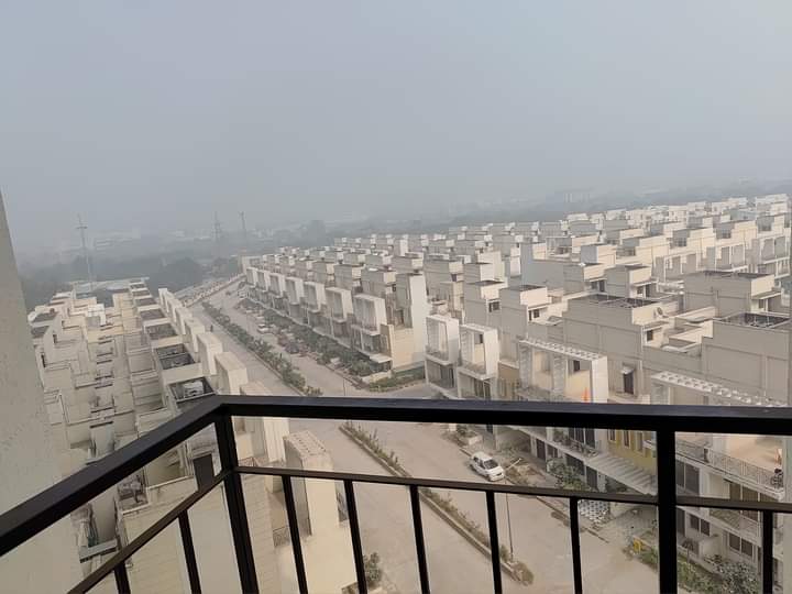 2 BHK + Study Room Apartment For Sale in Amrapali Dream Valley