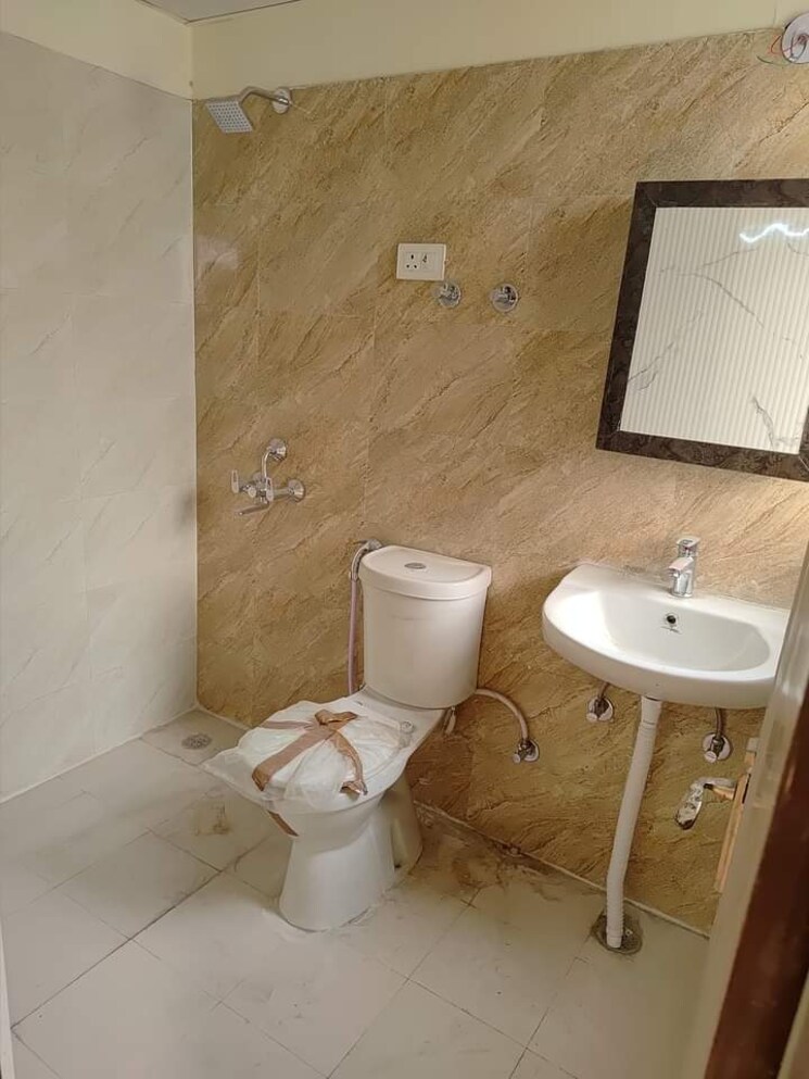Bathroom, amrapali-dream-valley 2 Bedroom 1215 Sq.Ft. Apartment In Tech Zone 4 Greater Noida Greater Noida 7890987