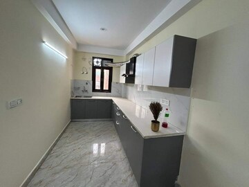 2 BHK Builder Floor For Rent in Saket