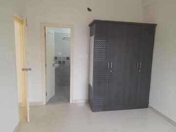 Room in 2 BHK Apartment at Hbr Layout – for Rent