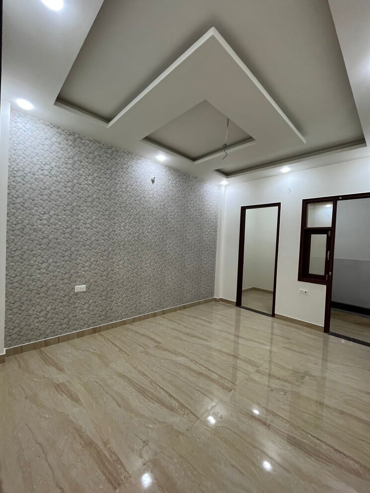Room, madhavpuram 3 Bedroom 160 Sq.Yd. Apartment In Madhavpuram Meerut 7891067