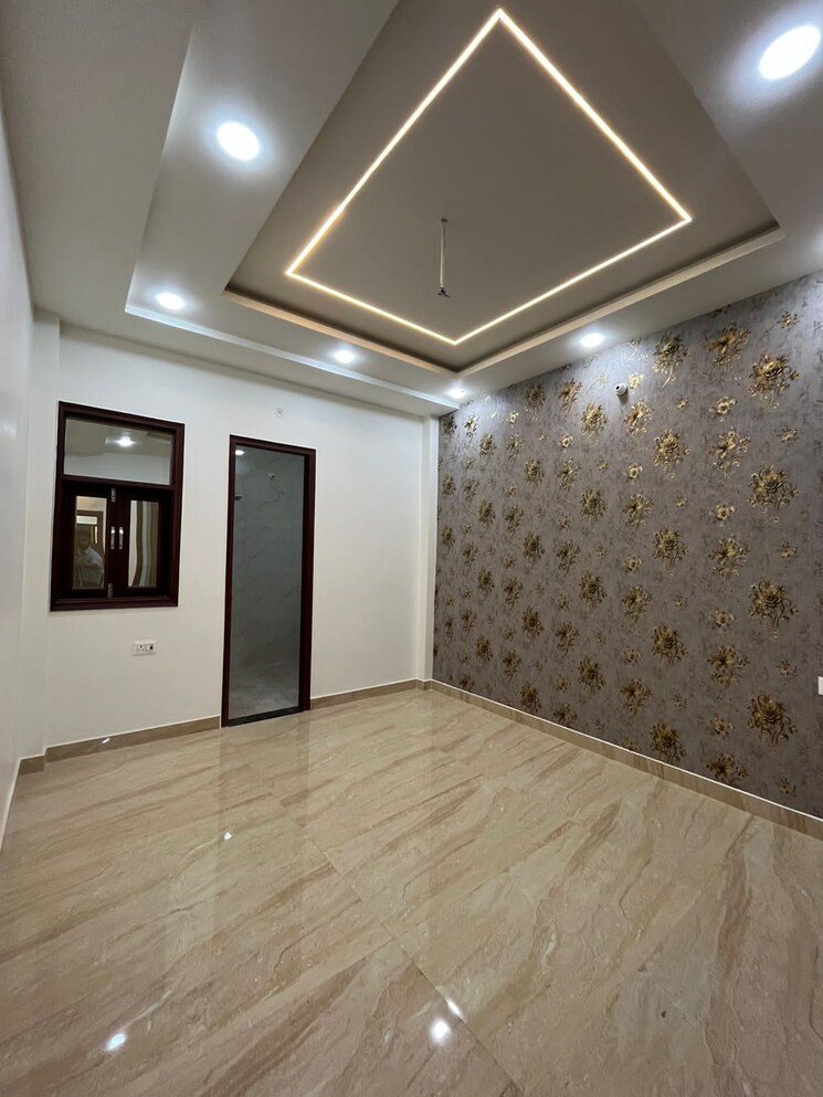 Room, madhavpuram 3 Bedroom 160 Sq.Yd. Apartment In Madhavpuram Meerut 7891067
