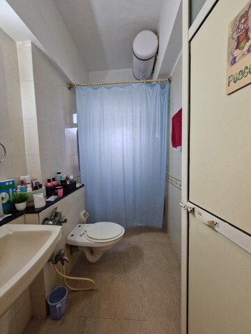 Master Bedroom in 1 BHK Apartment at Raheja Heights Phase 2, Goregaon East – for Rent