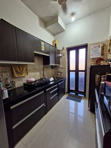 Master Bedroom in 1 BHK Apartment at Raheja Heights Phase 2, Goregaon East – for Rent