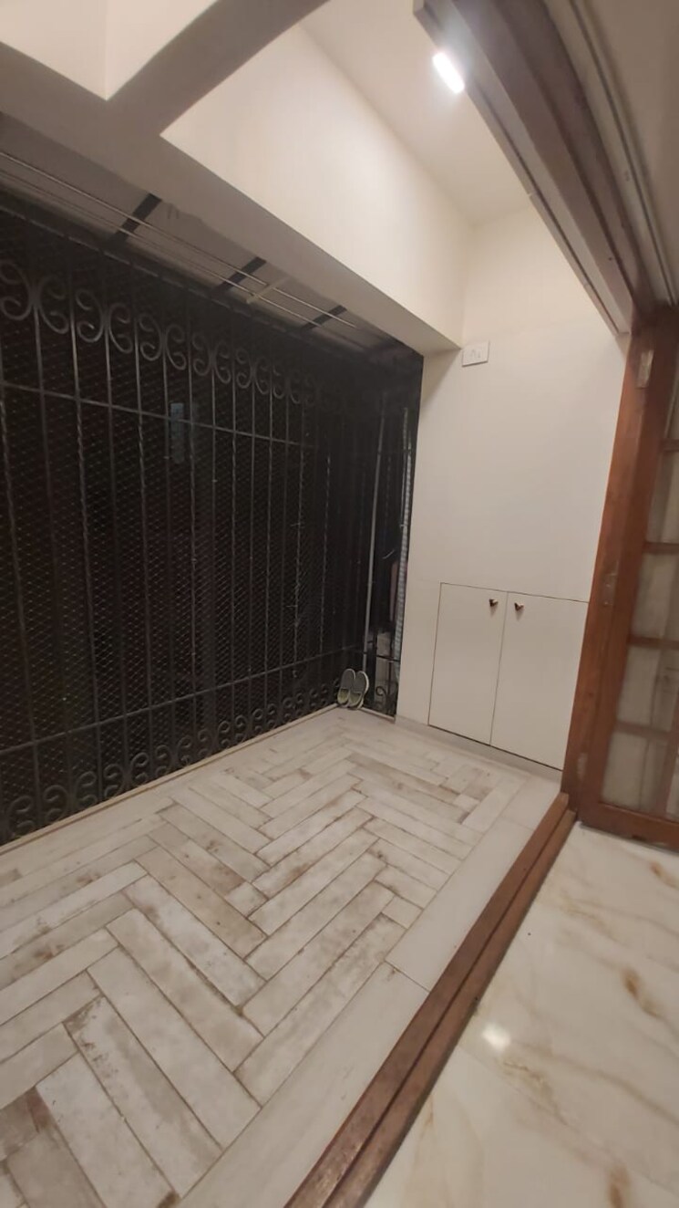 Balcony, oceanic-apartment 2 Bedroom 700 Sq.Ft. Apartment In Andheri West Mumbai 7891100