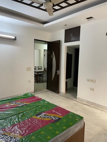 Bedroom in 3 BHK Builder Floor at Sector 28 – for Rent