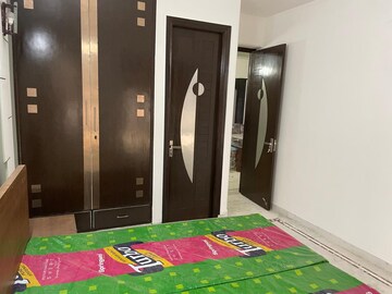 Bedroom in 3 BHK Builder Floor at Sector 28 – for Rent