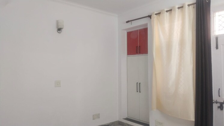 Room, sector 23 2 Bedroom 166 Sq.Yd. Builder Floor In Sector 23 Gurgaon 7891213