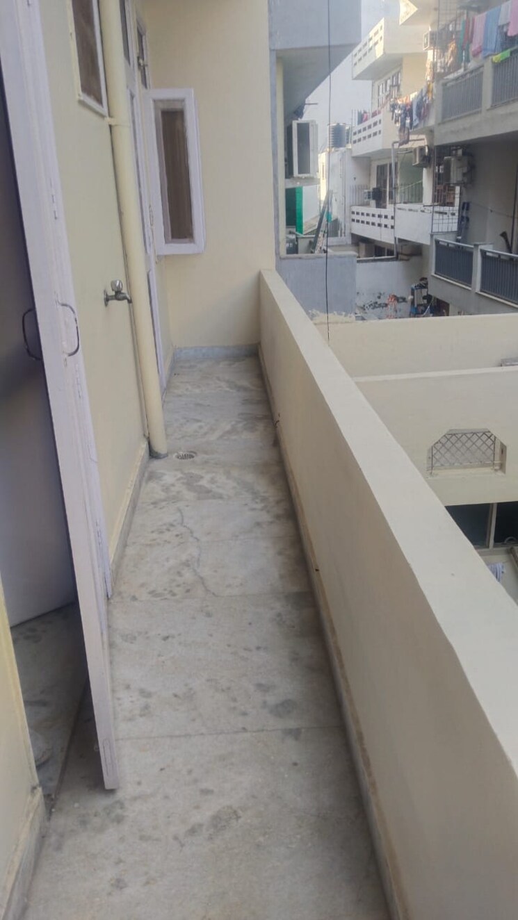 Balcony, sector 23 2 Bedroom 166 Sq.Yd. Builder Floor In Sector 23 Gurgaon 7891213