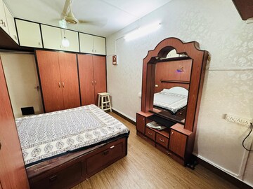 Bedroom in 2 BHK Apartment at Ramesh Niwas, Chembur – for Rent