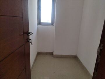 Master Bedroom in 3.5 BHK Apartment at Jaypee Greens Imperial Arcade, Sector 128 – for Rent