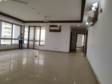 Room in 3.5 BHK Apartment at Jaypee Greens Imperial Arcade, Sector 128 – for Rent