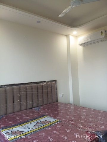 Bedroom in 2 BHK Builder Floor at Sector 40 – for Rent
