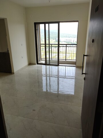 Room in 1 BHK Apartment at Sunteck West World, Naigaon East – for Rent
