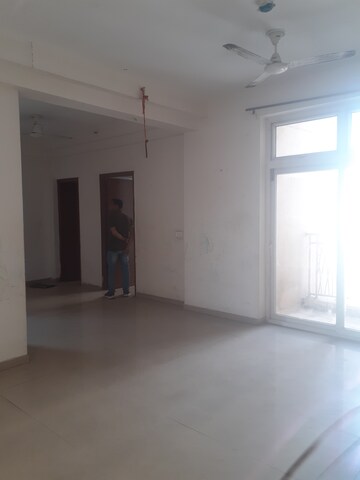 Furnished Amenities in 3 BHK Apartment at Mahagun Mywoods III, Sector 16c Greater Noida – for Sale
