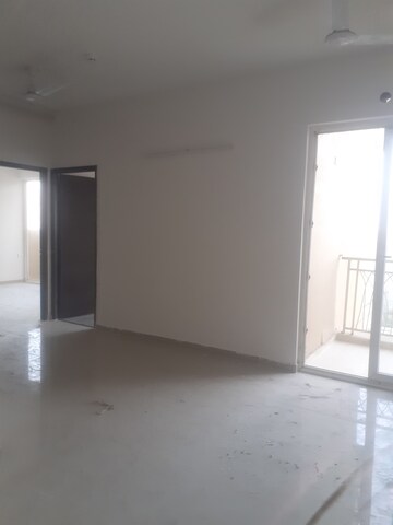 Furnished Amenities in 3 BHK Apartment at Mahagun Mywoods III, Sector 16c Greater Noida – for Sale