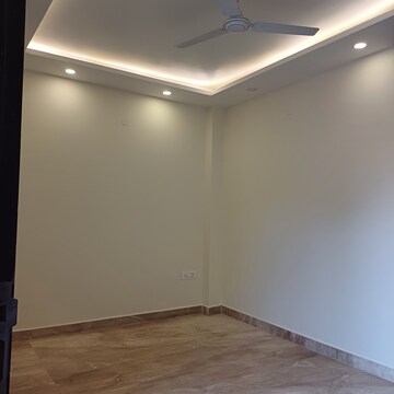 Furnished Amenities in 2 BHK Builder Floor at Lajpat Nagar I – for Sale